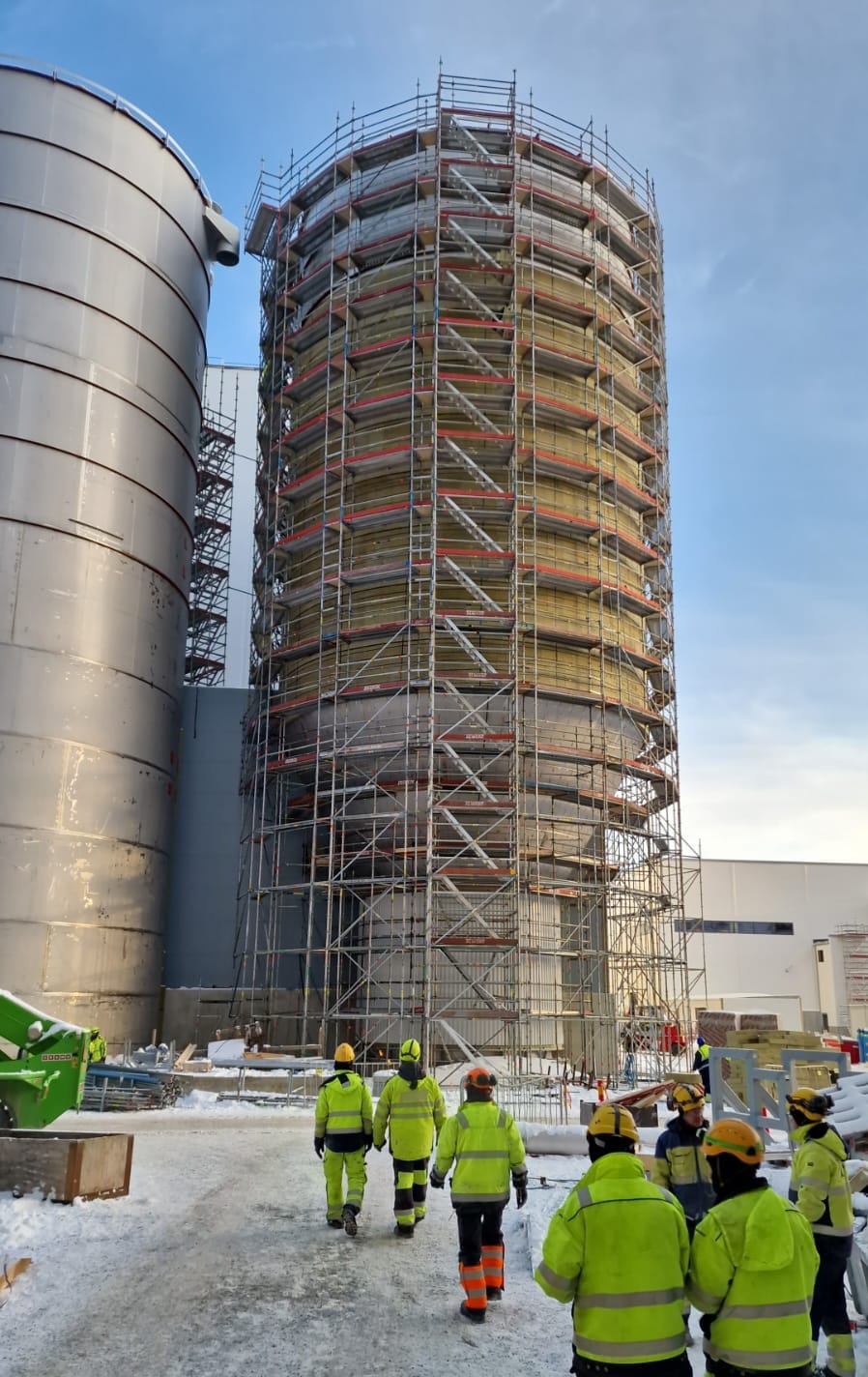 Scaffolding tower